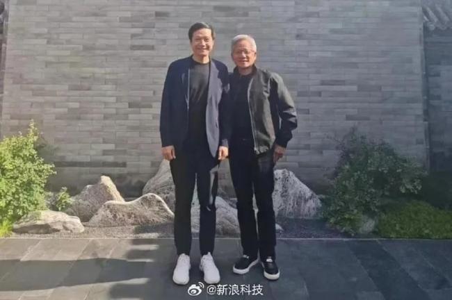 黄仁勋再访北京 与雷军合影曝光
